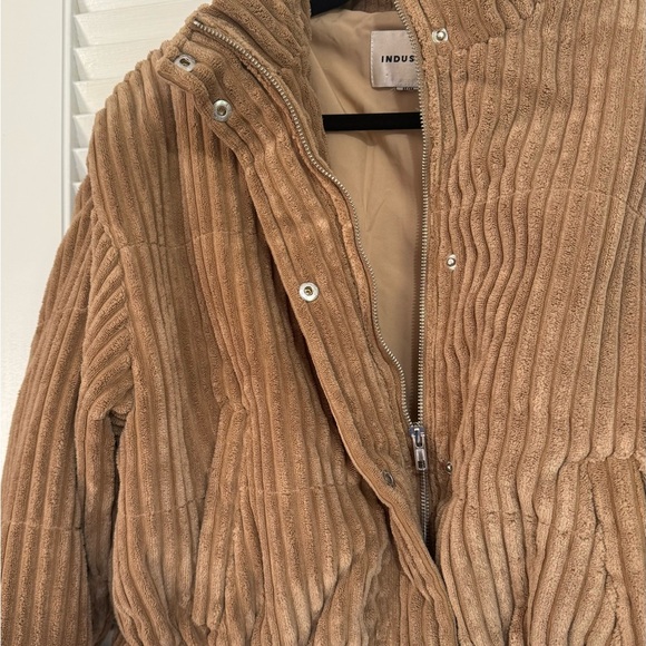 Cropped puffer jacket - Picture 2 of 3